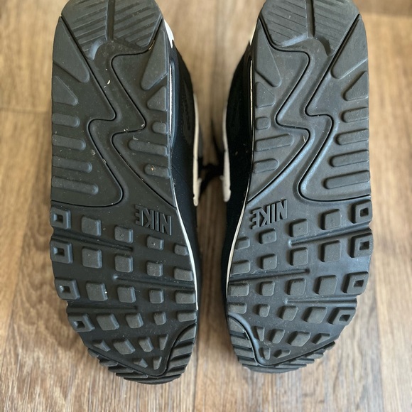 Nike Men's Black Air Max Shoes - Picture 5 of 5